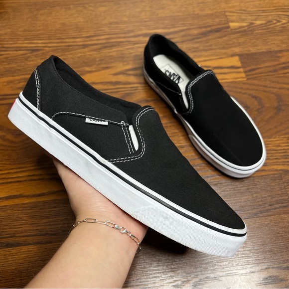 2022 Vans Classic Slip-On 'Black White' size Women’s 10.5 - Picture 1 of 11